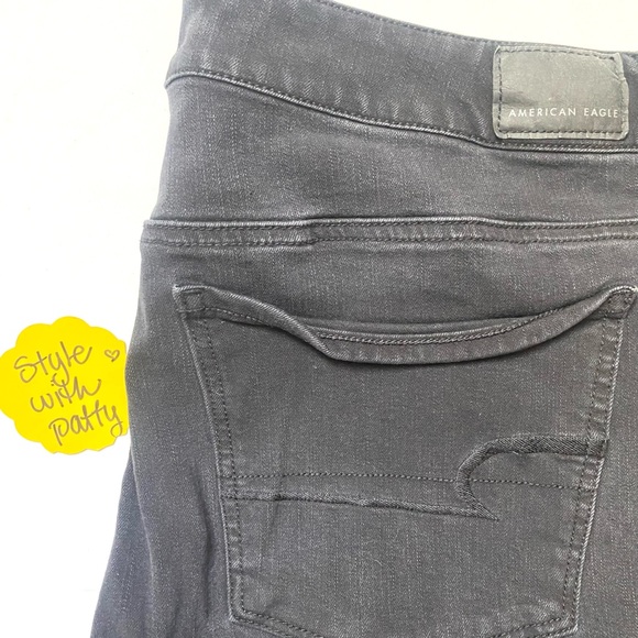American Eagle. Women’s Skinny Jeans. Size 18. Black Color Distressed - Picture 10 of 13